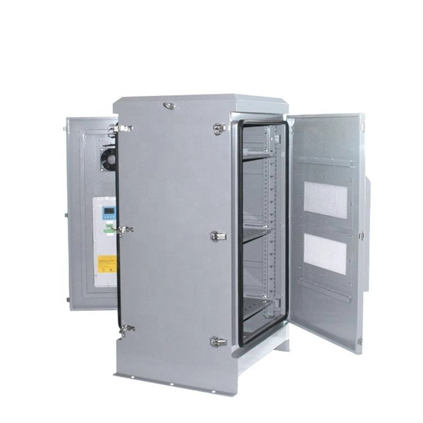 Side ventilation of network rack